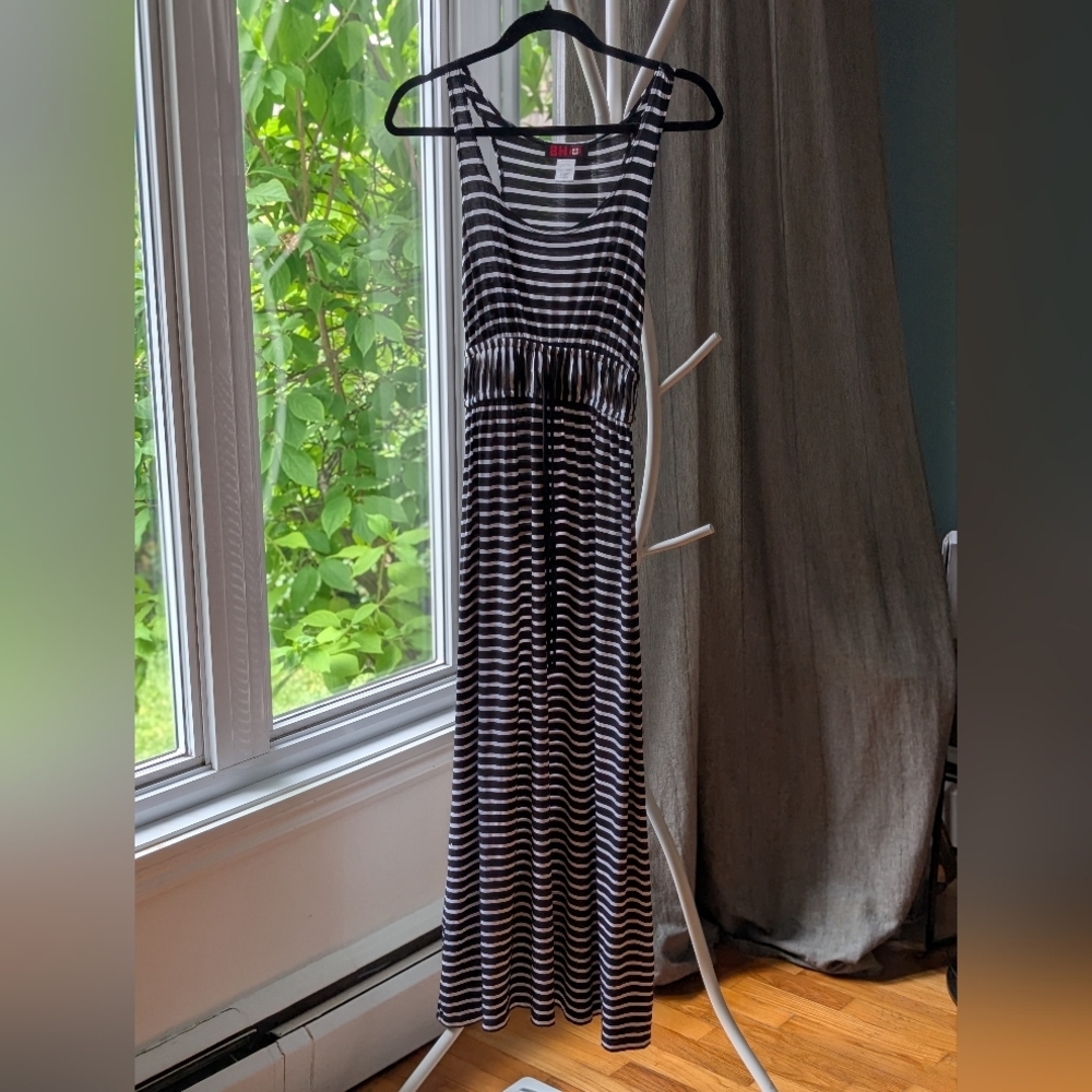 127.Striped Black and‎ White Maxi Dress
